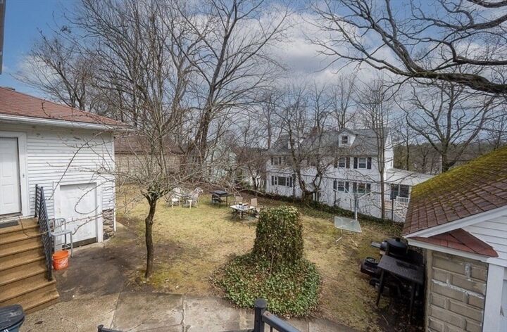 Property Photo:  35 Hadwen Ln 2  MA 01602 