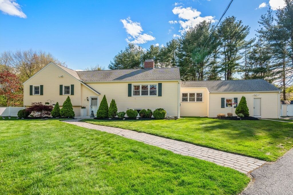 Property Photo:  13 Pinecrest Road  MA 01810 