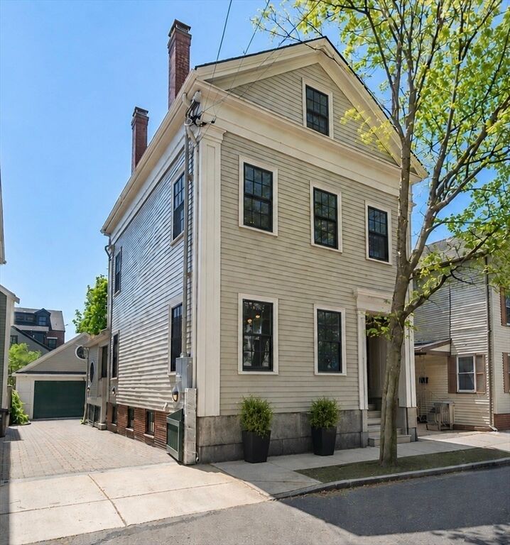 Property Photo:  138 Thorndike St  MA 02141 