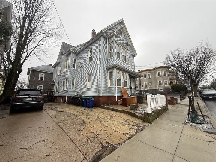 Property Photo:  98 Summer St 2  MA 02143 