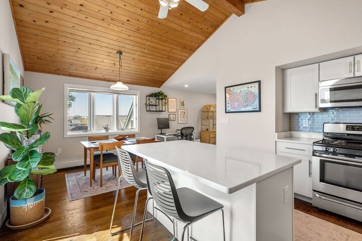 Property Photo:  32 Farragut Ave 3  MA 02144 