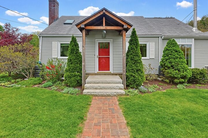 Property Photo:  13 Lawrence Circle  MA 02052 