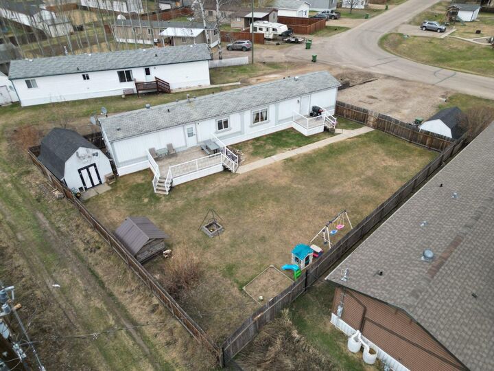 Property Photo:  10709 102 Ave  AB T0H 2H0 