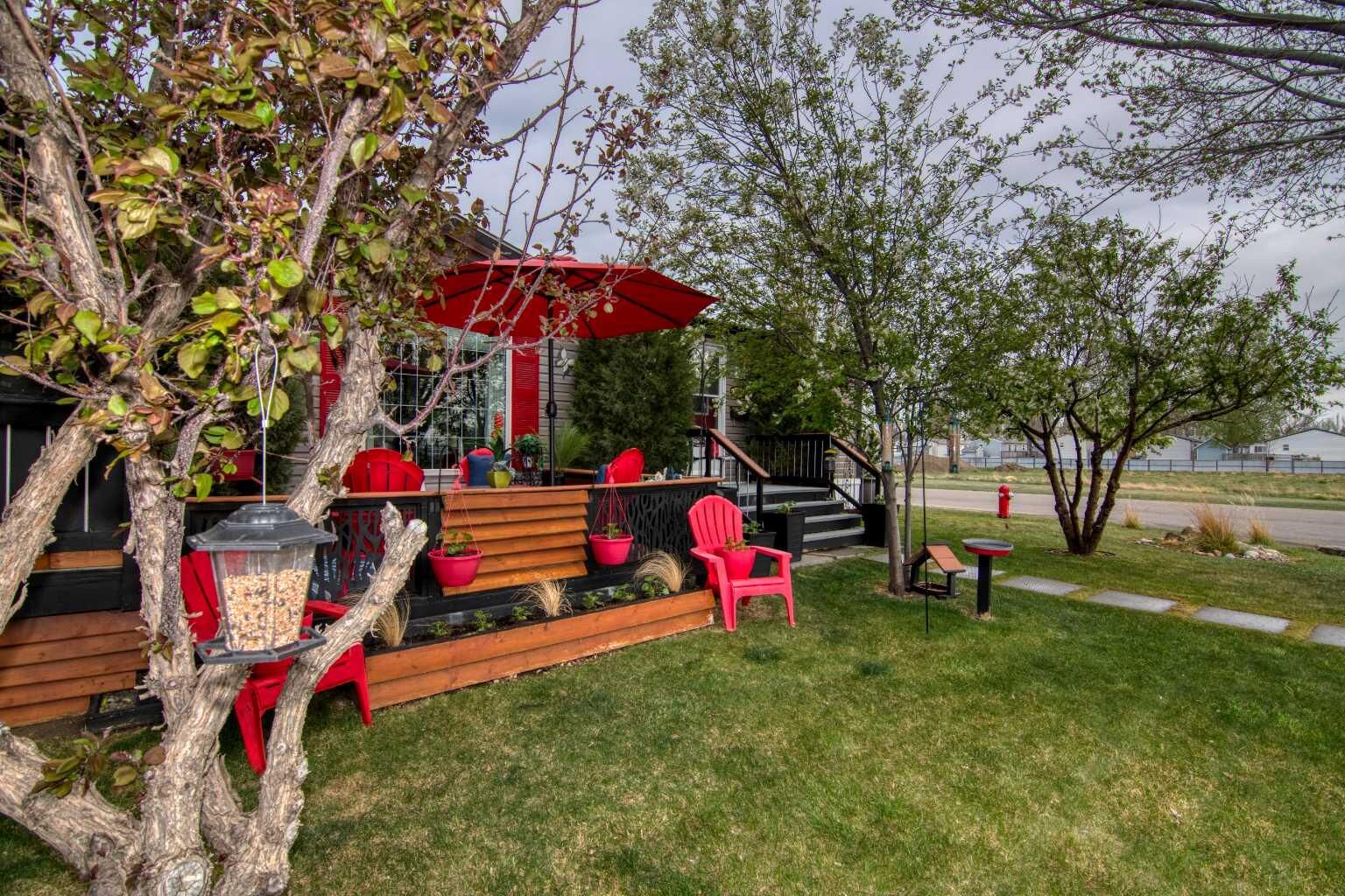 Property Photo:  501 Station Street  AB T1M 0A9 