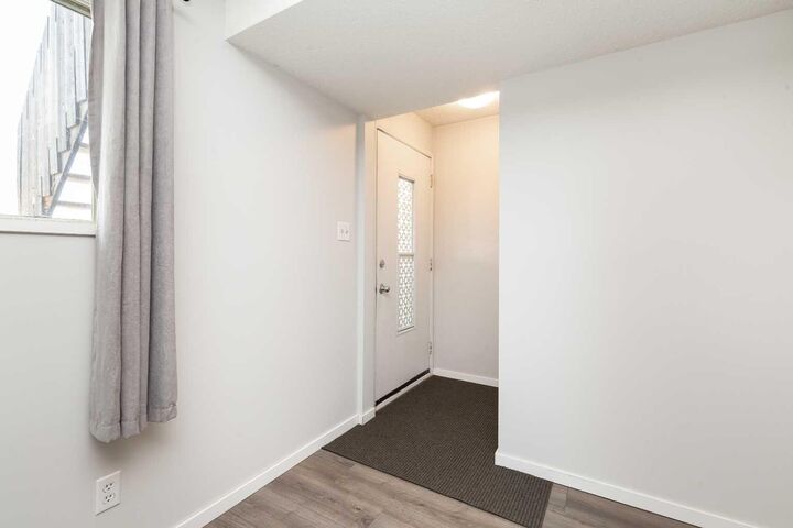 Property Photo:  A&B, 625 Columbia Boulevard W A&Ampb  AB T1K 5K3 
