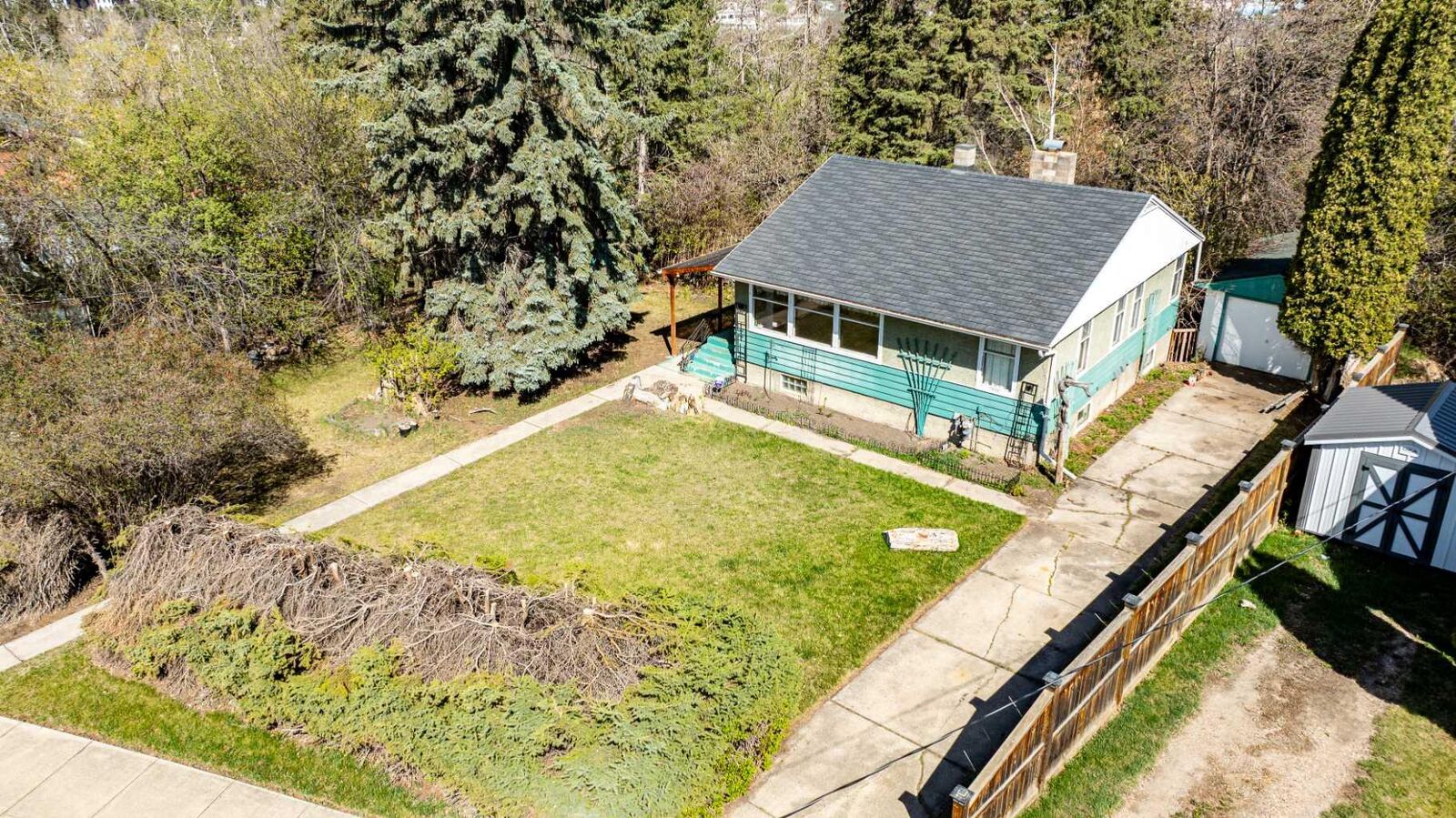 Property Photo:  4110 52 Street  AB T4N 2B9 