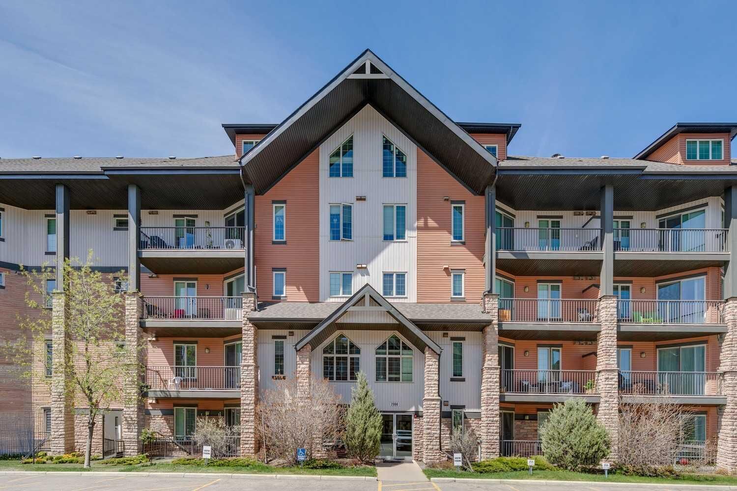 Property Photo:  15 Sunset Square 2302  AB T4C 0E7 