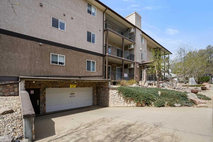 Property Photo: 4834 52A Street 101 AB T4V 1W4