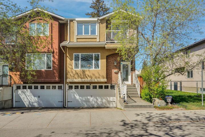 Property Photo:  1650 Westmount Boulevard NW  AB T2N 3G6 