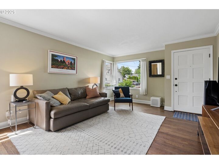 Property Photo:  1206 NE 75th Ave  OR 97213 