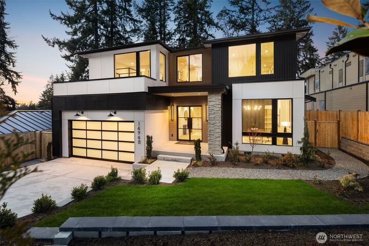 Property Photo:  14948 SE 43rd Street  WA 98006 