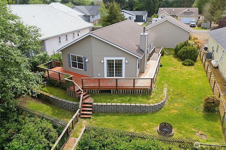 Property Photo:  792  Island Circle SE  WA 98569 