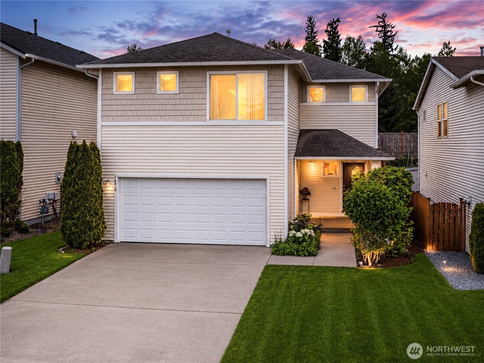 Property Photo:  14610  33rd Place W  WA 98087 