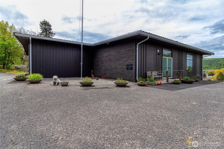 Property Photo:  308 S 6th Street  WA 99328 