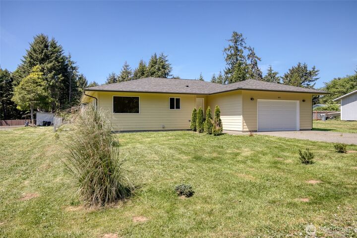 Property Photo:  44  Hale Avenue  WA 98550 