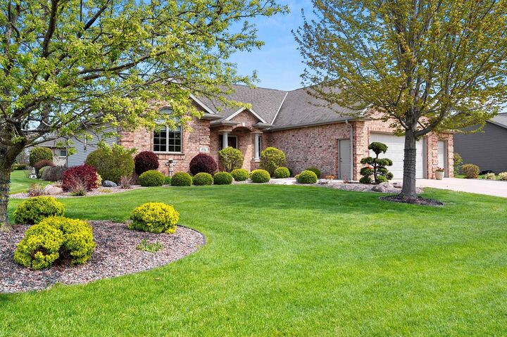 Property Photo: 976 Springfield Drive WI 54115