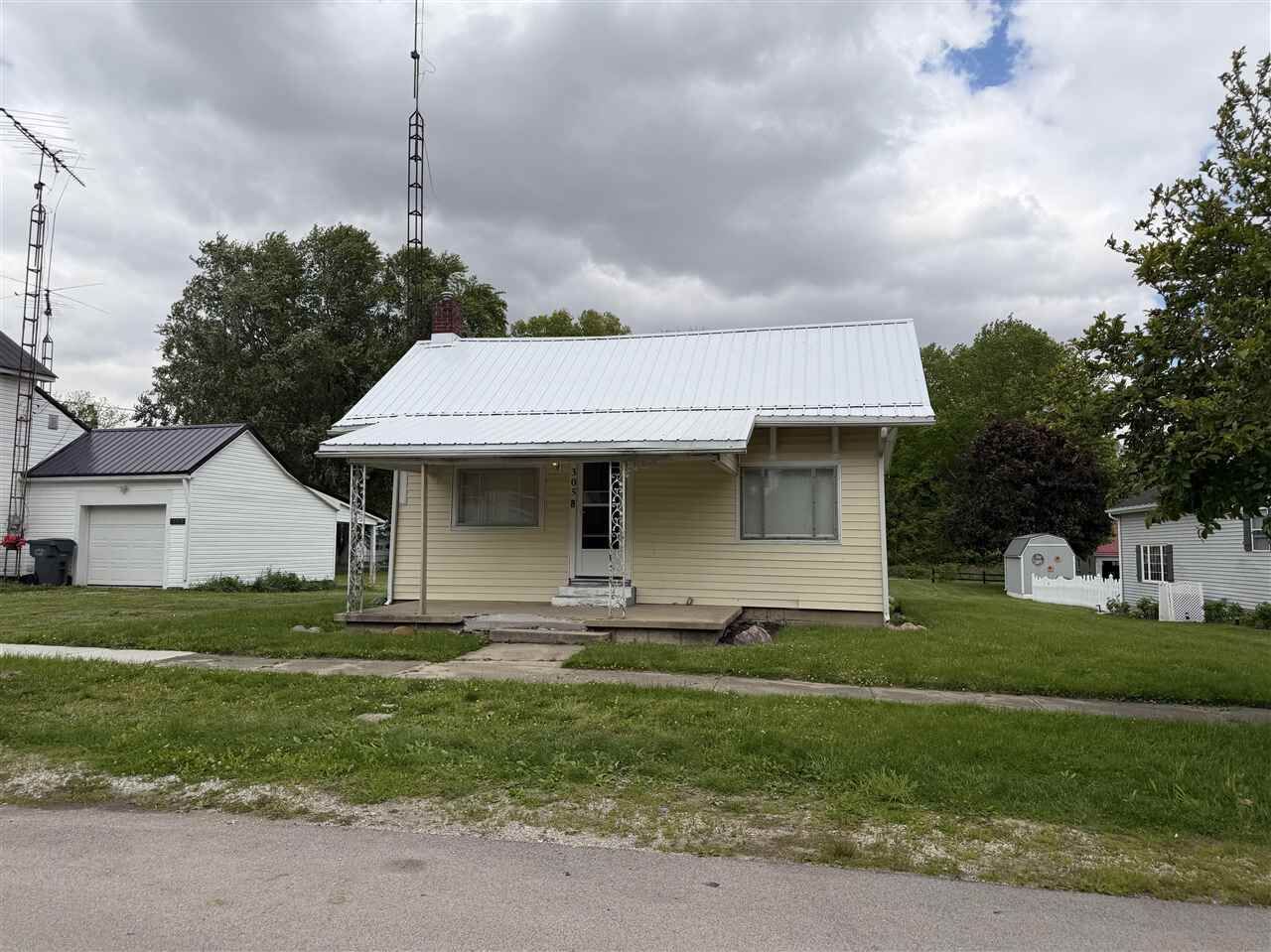 Property Photo:  305 S Green Street  IN 47341 