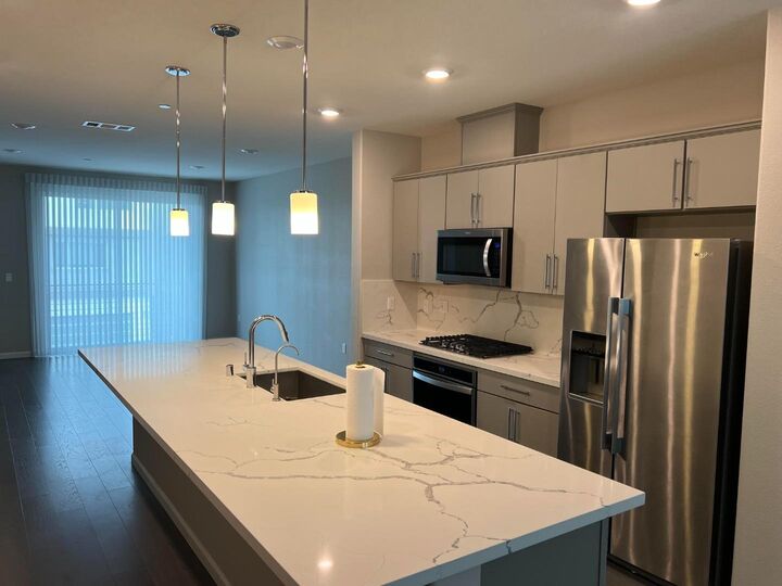 Property Photo:  326 Agustin Narvaez Street Unit 5  CA 95136 