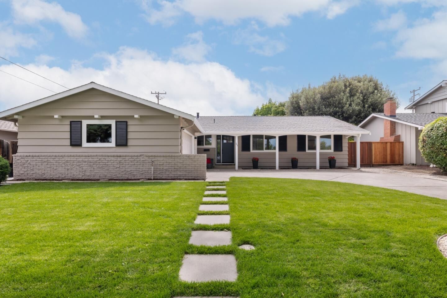 Property Photo:  343 Redwood Avenue  CA 95051 