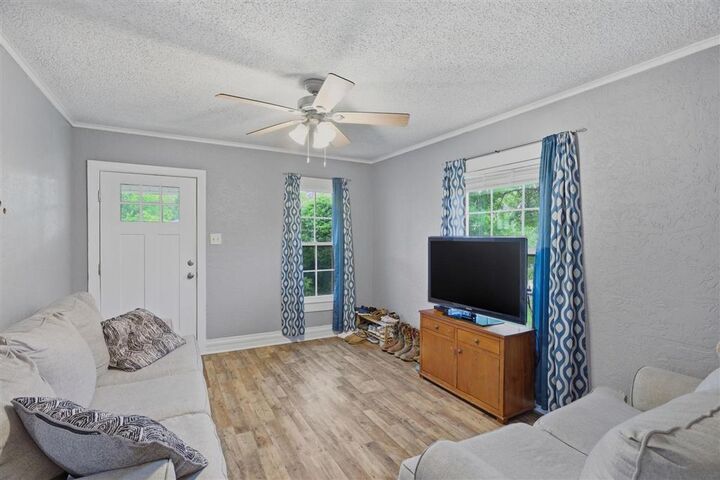 Property Photo:  616 W Thomas Street W  LA 70663 