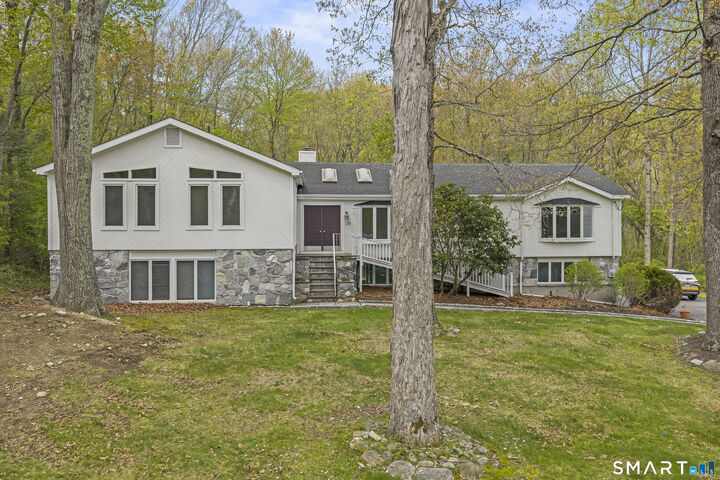 Property Photo:  89 Cranbury Drive  CT 06611 