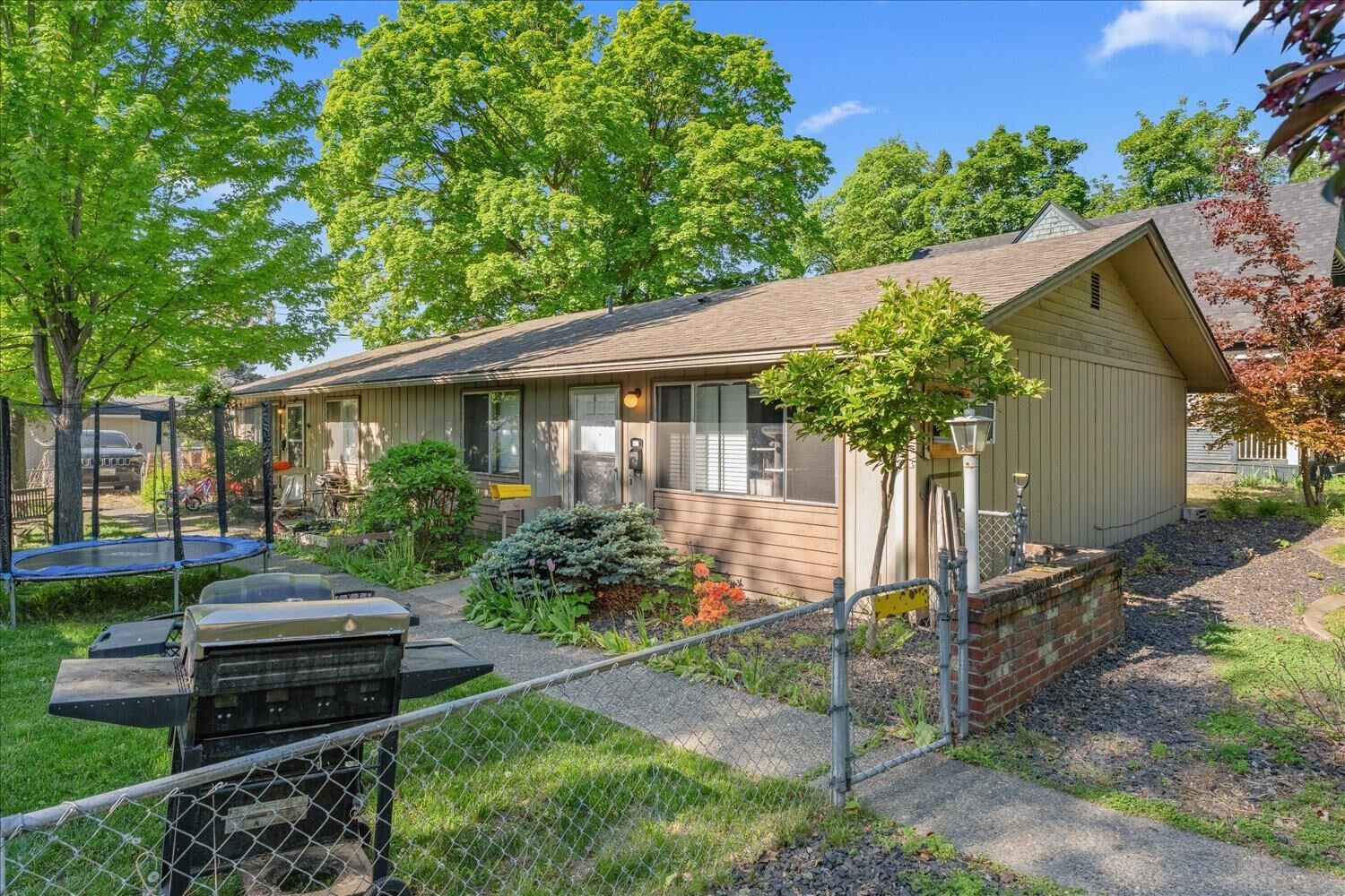 Property Photo:  1117 W Providence Ave  WA 99205 