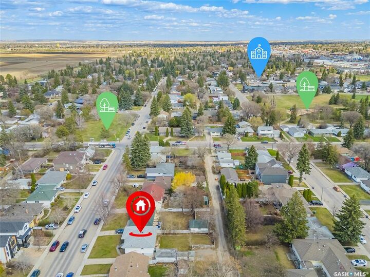 Property Photo:  1406 12th Street E  SK S7H 0E8 