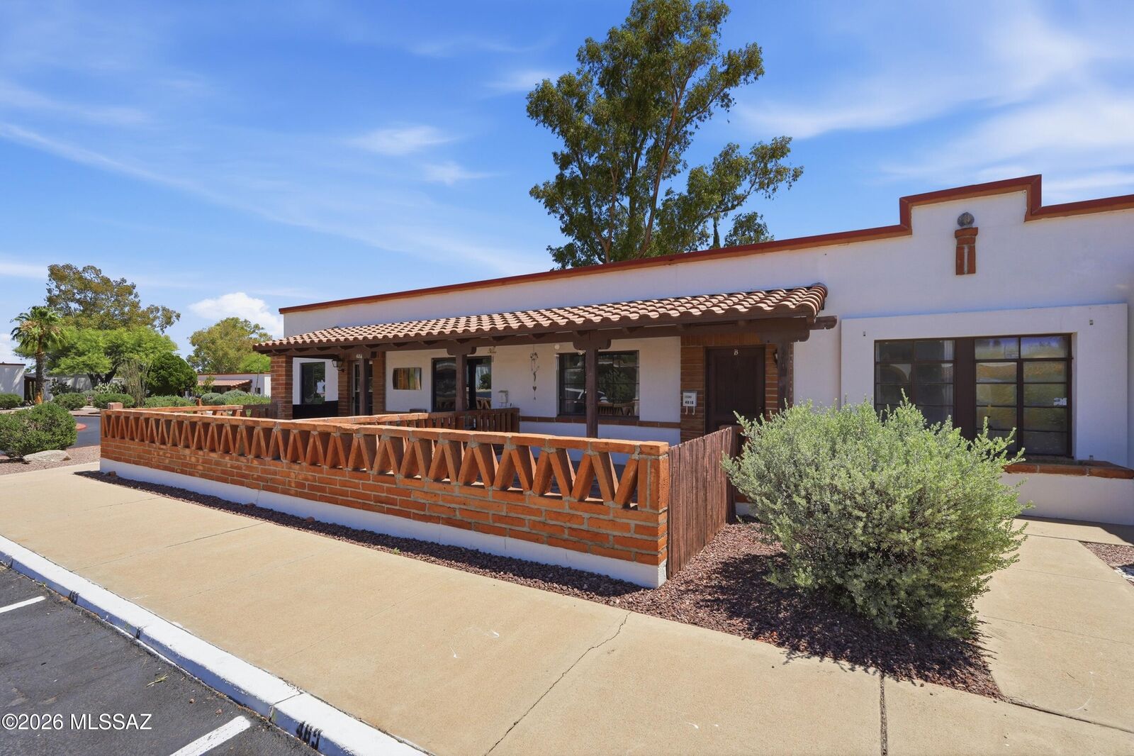 Property Photo:  481 S Paseo Lobo B  AZ 85614 