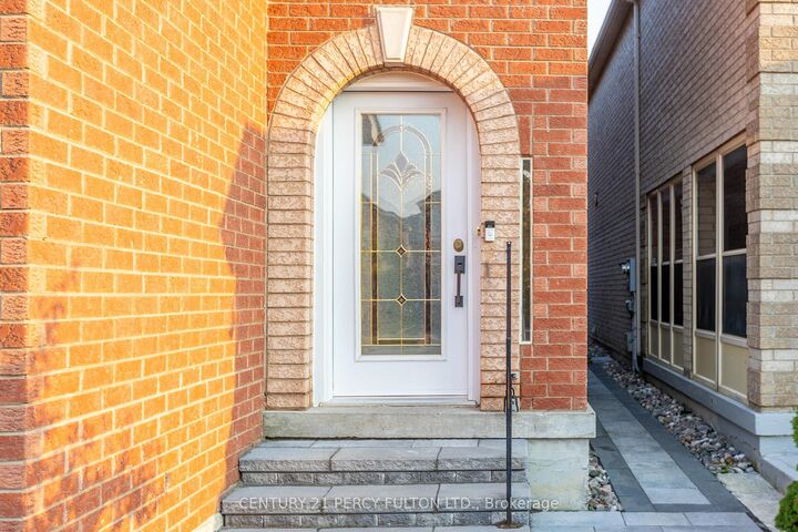 Property Photo: 161 Sophia Road ON L3S 3Y9