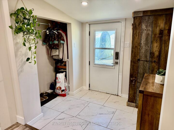 Property Photo: 550 Pinedale Road ON P1P 1M1