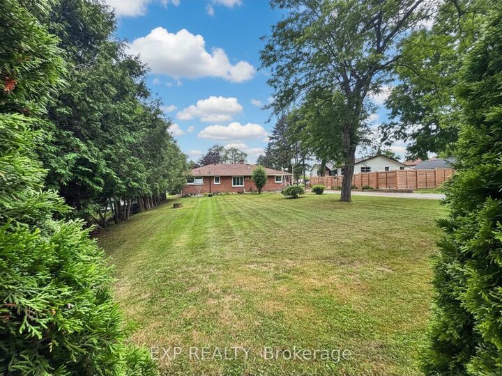 Property Photo: 517 Norfolk Street S ON N3Y 2X6