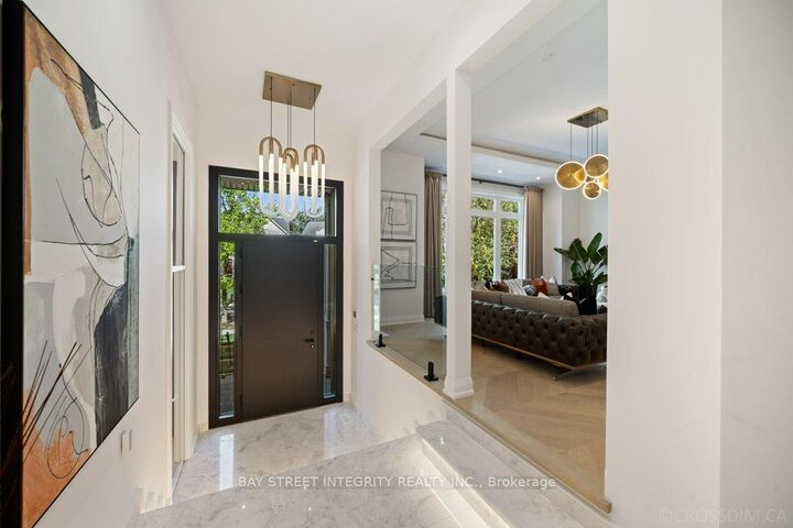 Property Photo: 207 Ellerslie Avenue ON M2N 1Y3