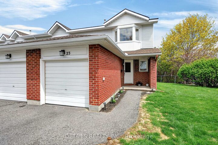 Property Photo: 23 Clifford Private 43 ON K1G 4Y8