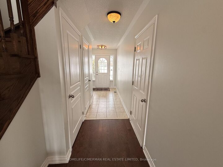 Property Photo: 26 Wyndham Circle ON L0E 1R0