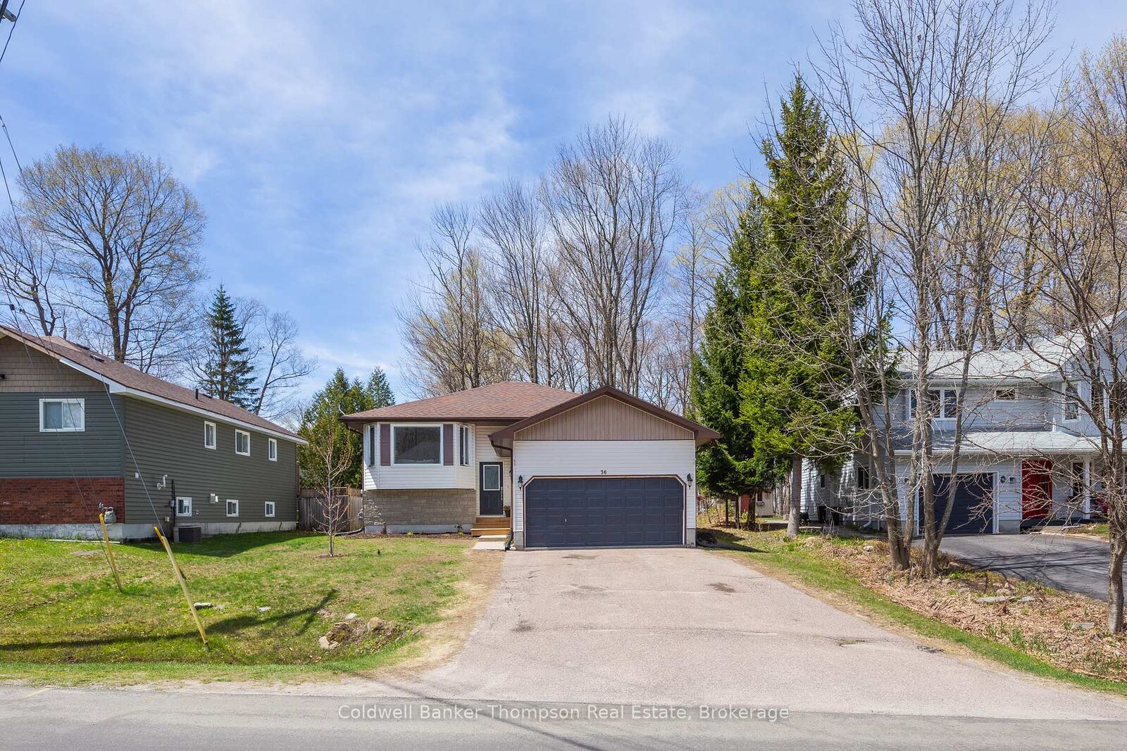 Property Photo:  36 Southdale Drive  ON P1H 1P7 
