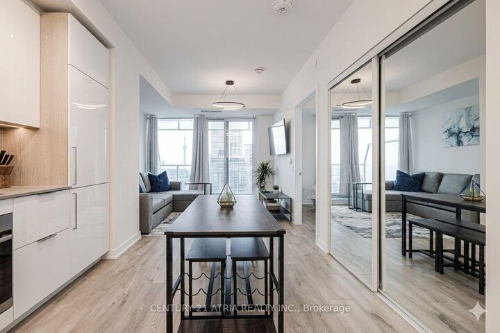 Property Photo: 28 Freeland Street 4703 ON M5E 0E3