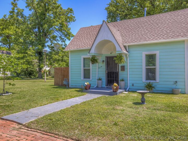 Property Photo:  514 S Seneca Avenue  OK 74003 