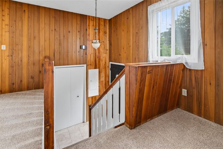 Property Photo: 684 Robron Rd BC V9W 5Z2
