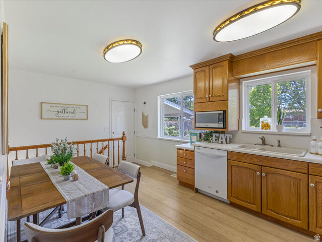 Property Photo:  504 E 9765 S  UT 84070 