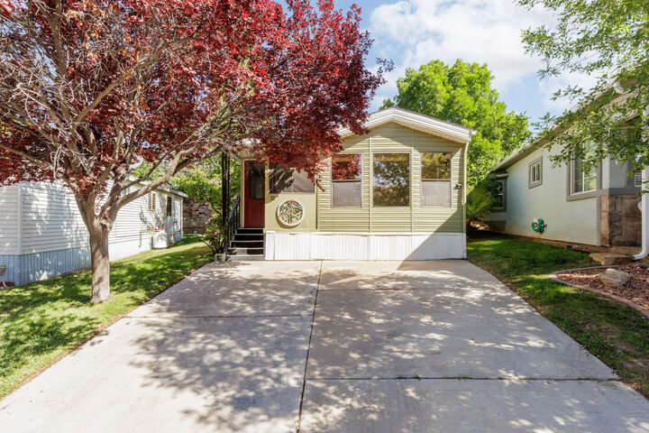 Property Photo:  32 Cottonwood Ln  UT 84737 
