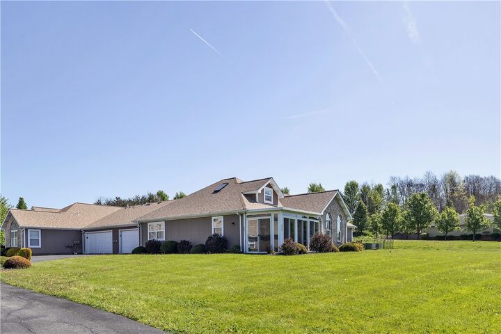 Property Photo: 525 Kelly Blvd PA 16057