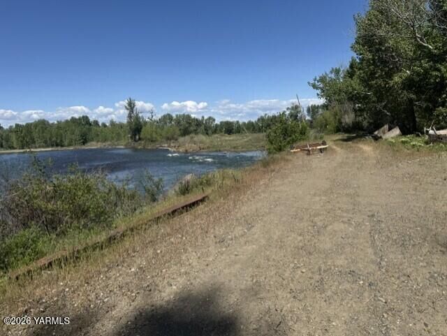 Property Photo: 181 Quick Ln WA 98953