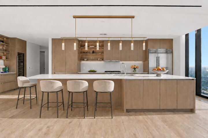 Property Photo: 610 Davis Street 4204 TX 78701
