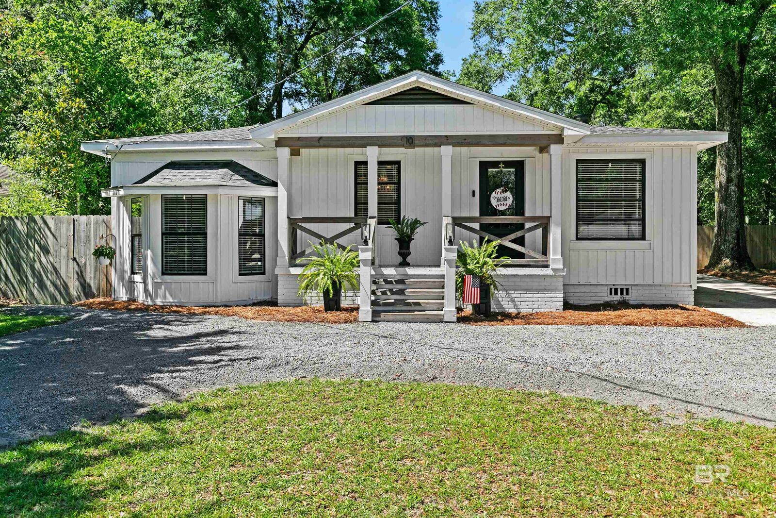 Property Photo:  10 N Bayou Oaks Drive  AL 36571 