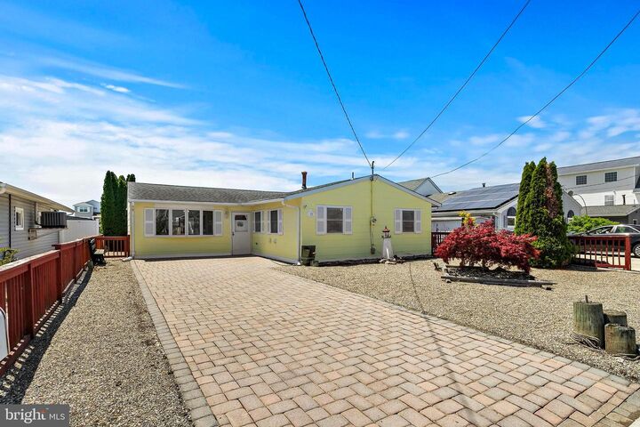 Property Photo:  15 Lake Singleton Court  NJ 08087 