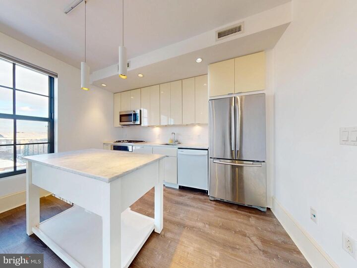 Property Photo:  1011 M Street NW 804  DC 20001 