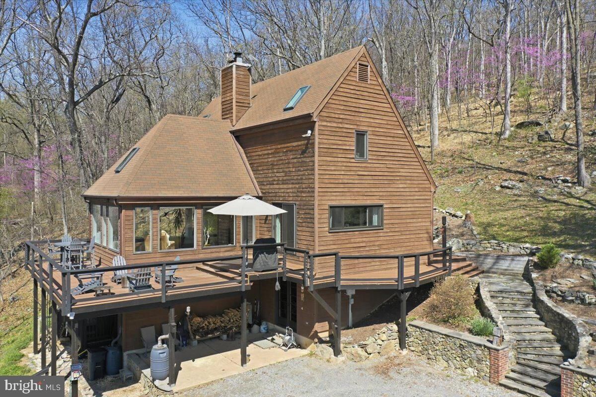 Property Photo:  19897 Forest Hill Lane  VA 20135 