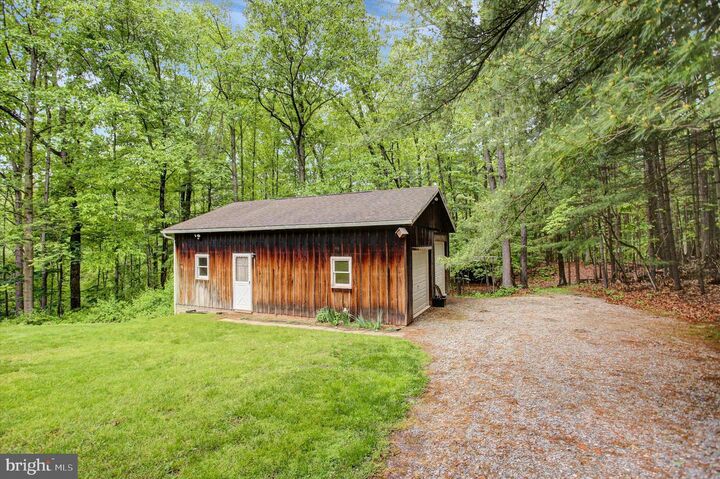 Property Photo:  3501 Colonial Road  PA 17315 