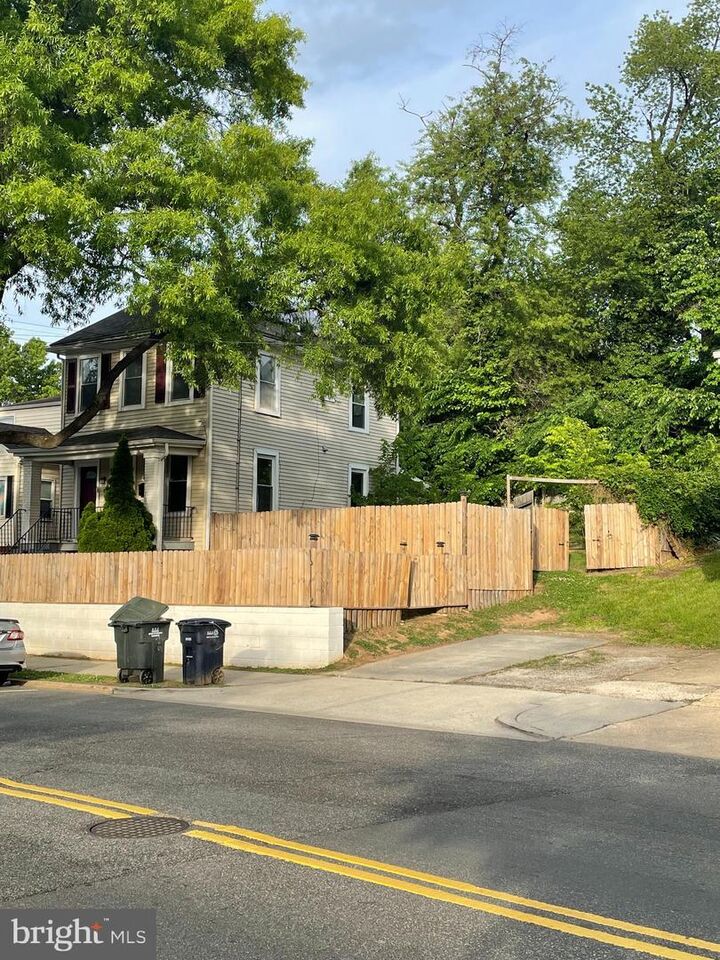 Property Photo:  641 49th Street NE  DC 20019 