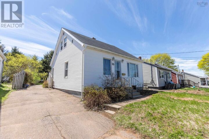Property Photo:  35 East Pleasant Street  NS B4H 1M6 